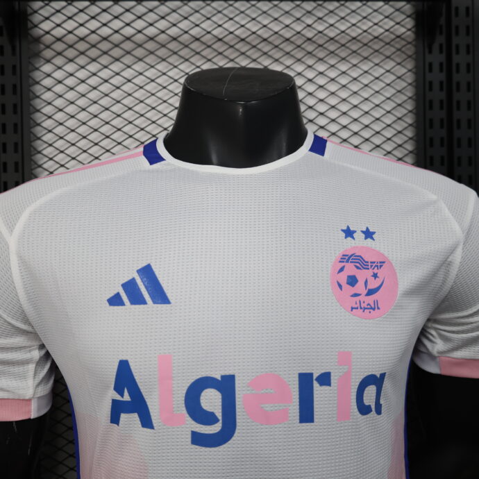 ⁦قميص المنتخب الوطني الجزائري الجديد 2025⁩ - الصورة ⁦3⁩