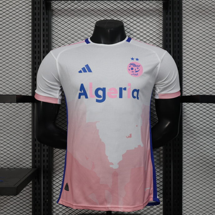 ⁦قميص المنتخب الوطني الجزائري الجديد 2025⁩ - الصورة ⁦2⁩